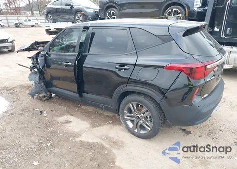 2023 Kia Seltos Lx z USA, uszkodzony, nr VIN KNDEPCAA4P7414149